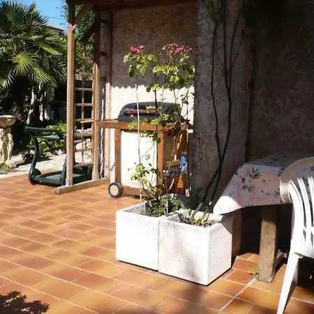 4 Pieces 6 Pers Piscine Exterieure 75979 Daire *